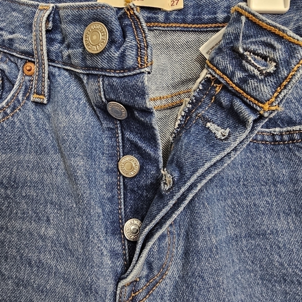 Levi's Wedgie Icon Fit Ankle Denim Button Fly High Rise Jeans Light Wash Size 27 - Picture 4 of 10